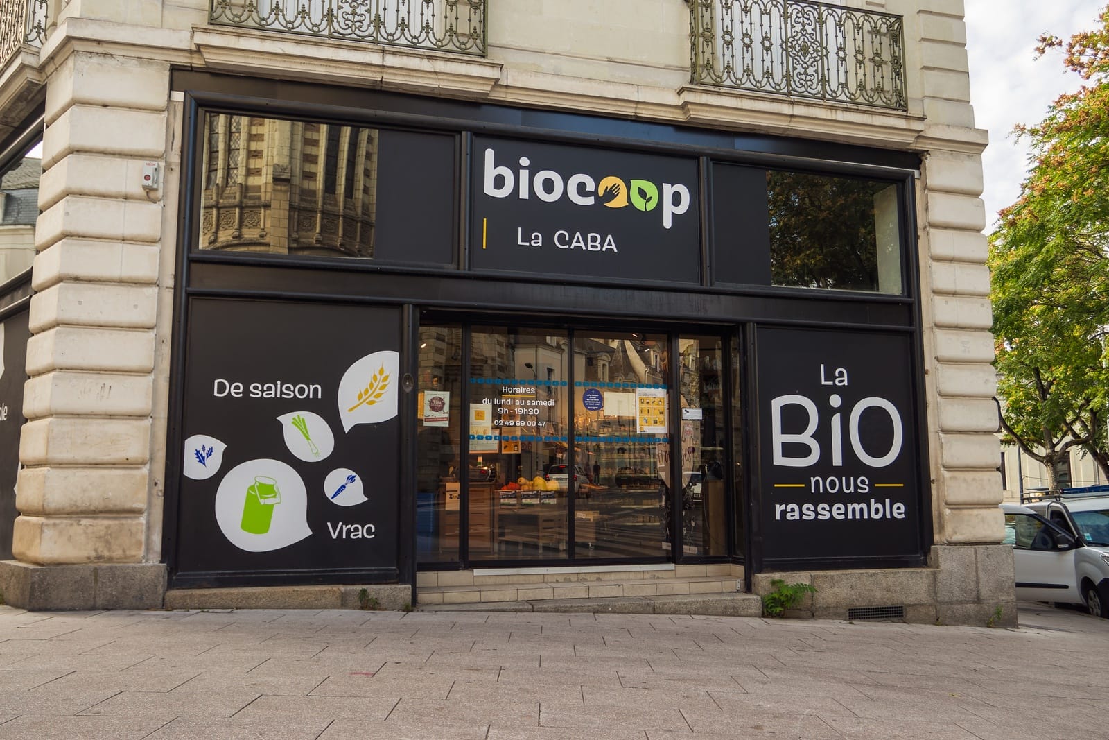 devanture mag biocoop caba